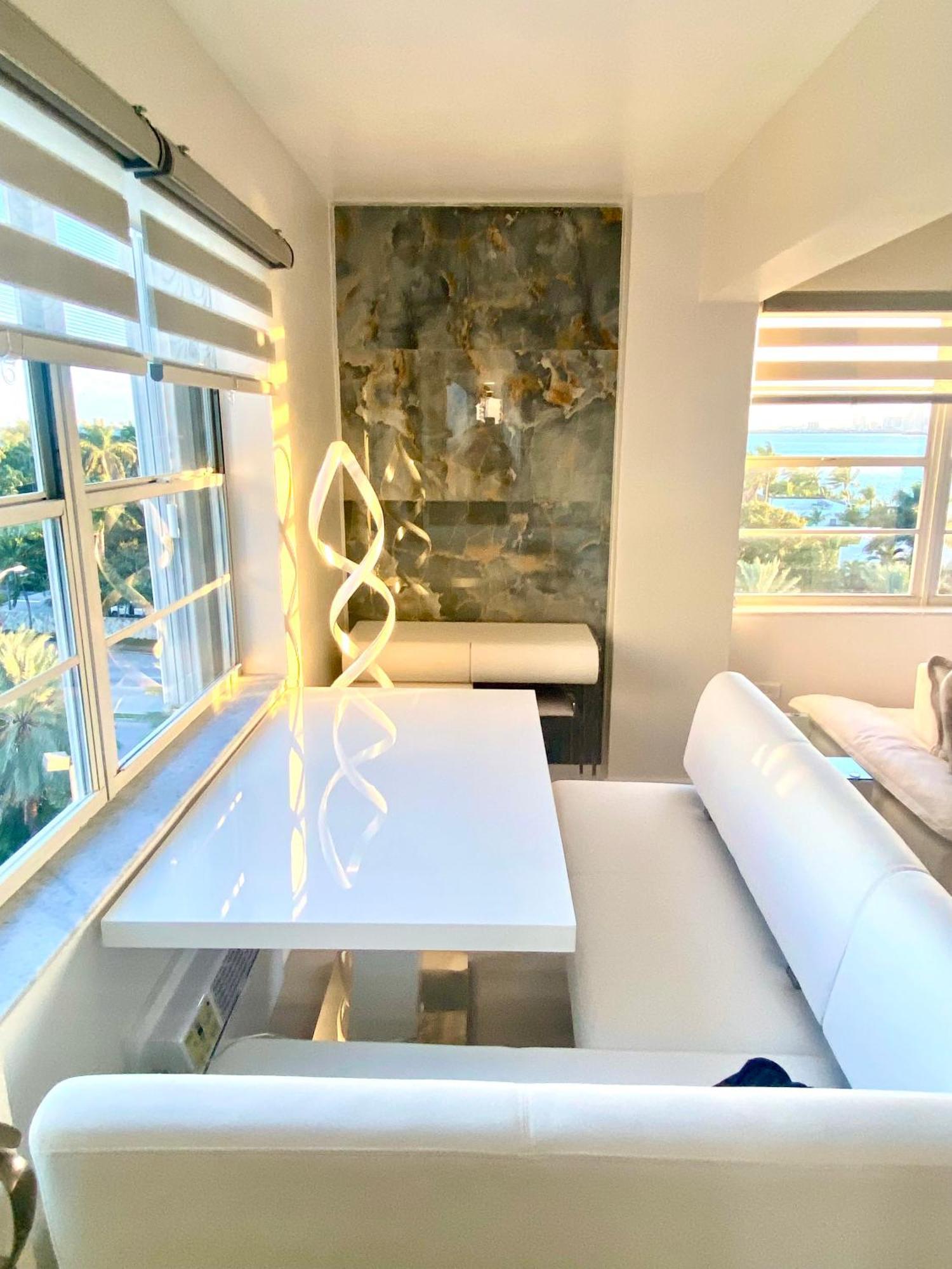 Panoramic Luxurious Waterfront One Bedroom Apartment With Miami Skyline View Free Parking 5Min Drive To Miami Beach Exteriör bild